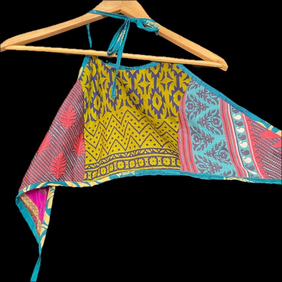 Reversible Multi-Pattern Halter Crop Top - Picture 4 of 4